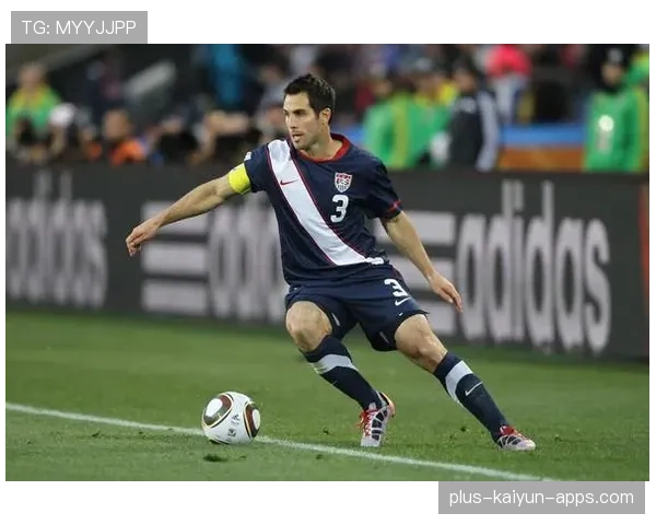 博卡在逼抢下频现传球失误,博卡知名球星 博卡在逼抢下频现传球失误,博卡知名球星